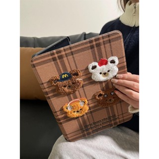 ipad保護殼 卡通殼 保護殼 卡通小熊刺繡適用iPadPro2024保護套Air6/5/4旋轉7/8/9亞克力13寸