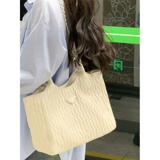 💕臺灣出貨💕2025年 流行包包 女 大容量 2025新款 時尚 洋氣 鏈條 單肩包 褶皺 通懃 託特包