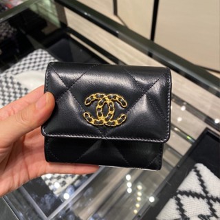 精品現貨 CHANEL 香奈兒 19 三折錢包 羊皮 CC 短夾 AP1064 黑色 三折短夾 編織 錢包皮夾