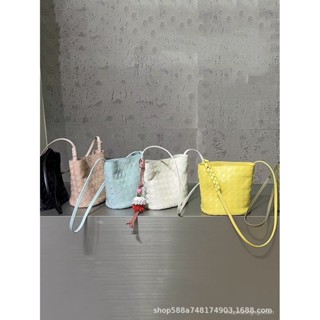 今年流行👜 新款包包 斜挎包 實拍 頭層羊皮手工編織包包女高級感小眾設計水桶包精緻斜挎包小託特包