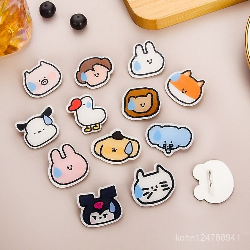 🌸臺灣下殺價🌸emoji流汗錶情亞剋力動物胸針可愛卡通學生衣服掛件包包配飾別針 UMBA