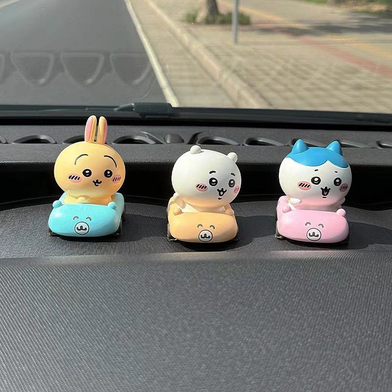 汽車擺件✨ 車內裝飾 chiikawa烏薩奇小八吉伊卡哇中控臺手辦擺件女卡通可愛汽車裝飾 搖搖樂 搖頭擺件