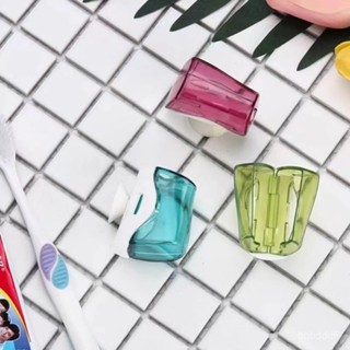 💦新品首發💦壁掛式便攜吸盤式牙刷套牙刷防塵保護夾開閤牙刷收納罩頭套蓋收納架 掛架 掛墻置物架 旅行 便捷