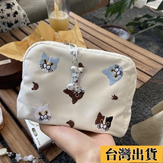 💕臺灣出貨💕可愛貓咪刺繡化妝包 精緻收納包 月事包 手拿口紅氣墊旅行包 洗漱包可愛小號 行動式證件數據綫小收納包