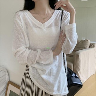 熱銷✨v領長袖防曬t恤女夏季薄款慵懶鬆弛感寬鬆外搭罩衫微透視冰絲上衣洋裝大學t 女上衣長袖 t恤女專櫃女裝女生衣服
