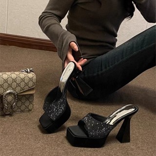 【臺灣出貨】【促銷新品】法式涼拖鞋女黑色時尚辣妹性感水鑽防水臺粗跟高跟鞋一字拖夏