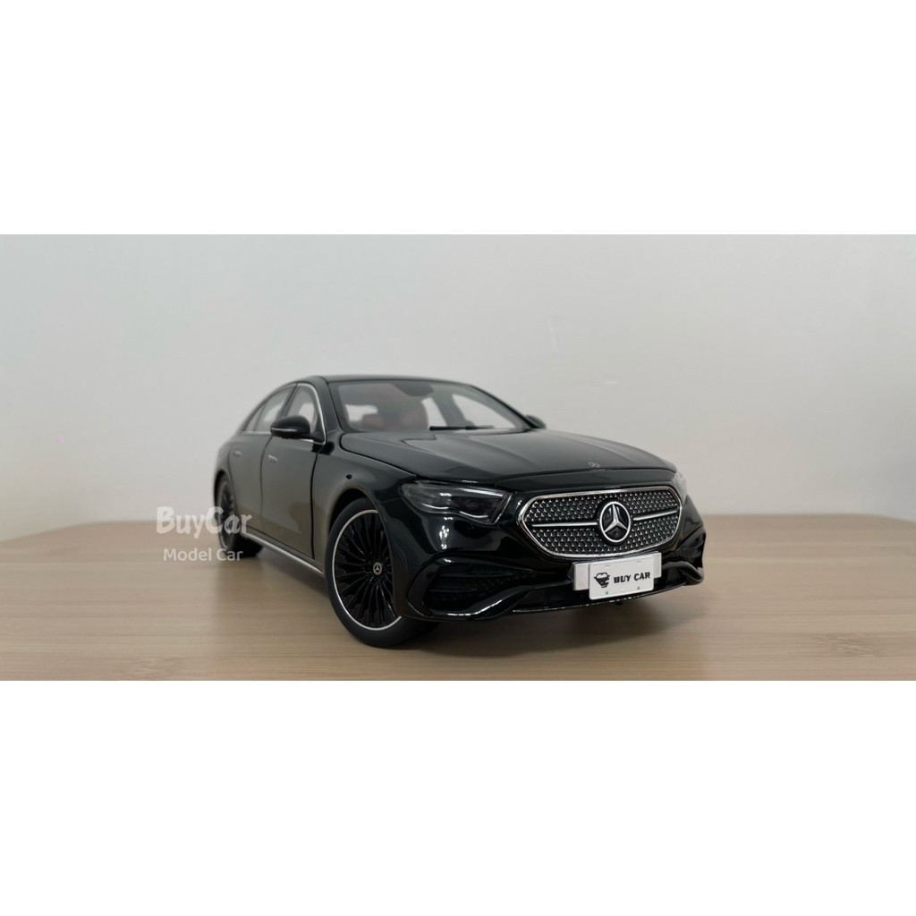(BuyCarModel) 1/18 Benz W214 E300 模型車