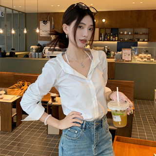 【小個子】145cm 小個子穿搭 白色長袖襯衫女 寬鬆V領設計感 韓版ins 小個子上衣 小隻女 通懃百搭 上衣女