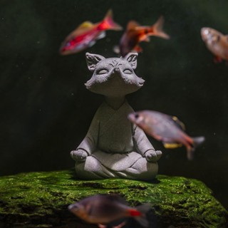 精選❃財運滾滾來❃禪意魚缸造景狐貍沉水擺件青砂石茶幾桌面裝飾品仿石雕毛筆架鎮紙 桌面風水小擺件