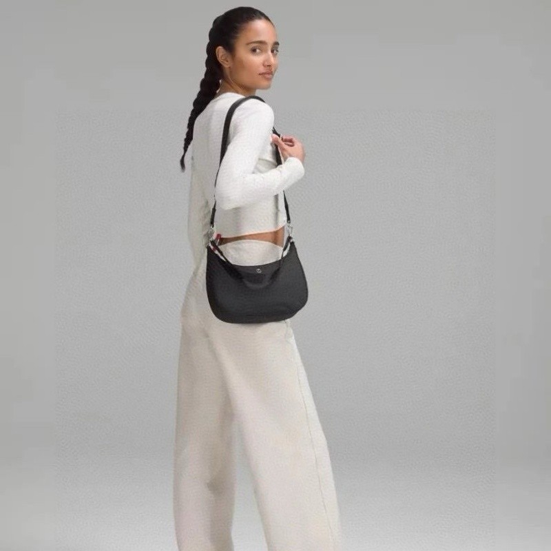 （包包星球）加拿大戶外運動第一品牌Lululemon City Essentials 小號單肩包3L