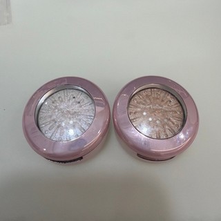 MAC亮粉眼影 兩色白及粉膚