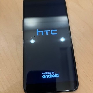 二手零件手機：HTC Desire 12s 32GB 支援VoLTE 4G LTE，無法開機、螢幕裂！開機鍵缺少！