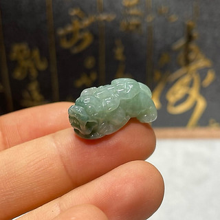 如意 貔貅 翡翠 掛件 藍綠油青 天然緬甸玉A貨 實拍 迷你小巧吊墜 招財神獸 手工立體雕刻 如意開運護身 現貨 彩玉閣