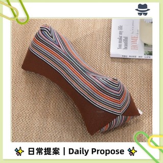✨日常提案✨三角枕 三角形靠枕 三角枕新型骨頭枕指壓回彈增高學生嬰兒當背三角頸椎枕蕎麥殼填充 三角靠墊 抱枕