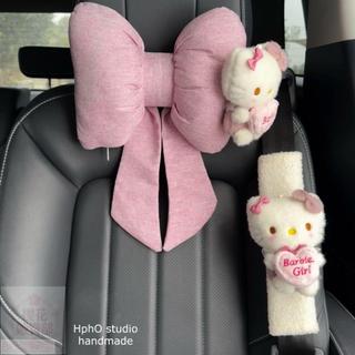 免運🚀 HelloKitty 安全帶護套🎀 可愛蝴蝶結卡通汽車四季一對頭枕車用枕頭護頸靠枕 安全帶護套 安全帶護肩