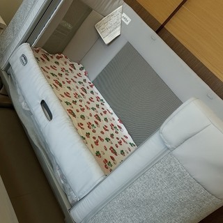 Chicco 嬰兒床 + 床墊 限中和南勢角拿