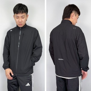【New START精品服飾-員林】現貨 Descente 迪桑特 拉鍊字母 薄外套 防撥水 防風外套 立領外套