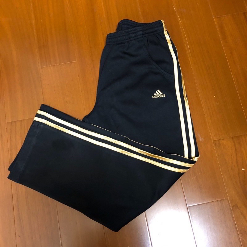 （Size L) Adidas 刺繡黑金三線保暖長褲(3M櫃右R3）