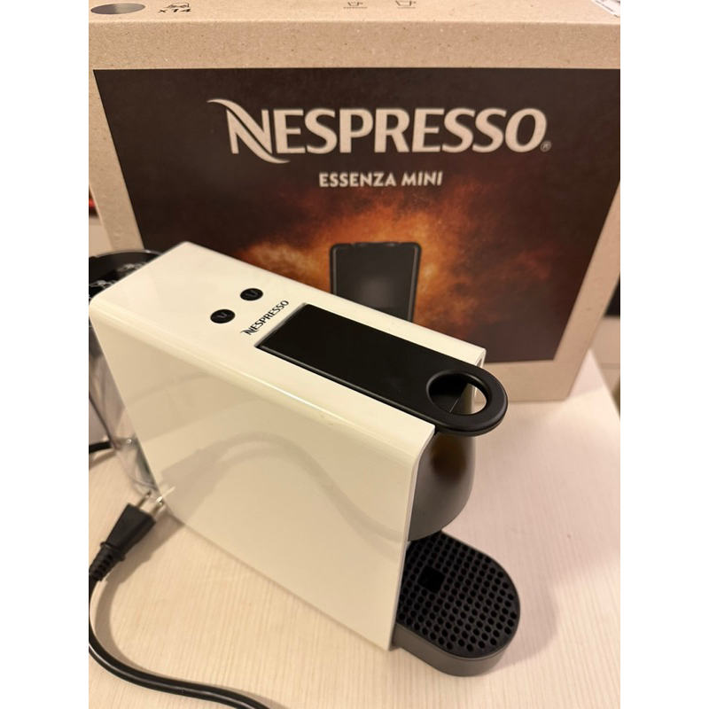Nespresso Essenza Mini 雀巢咖啡膠囊機 白色 二手 2年機