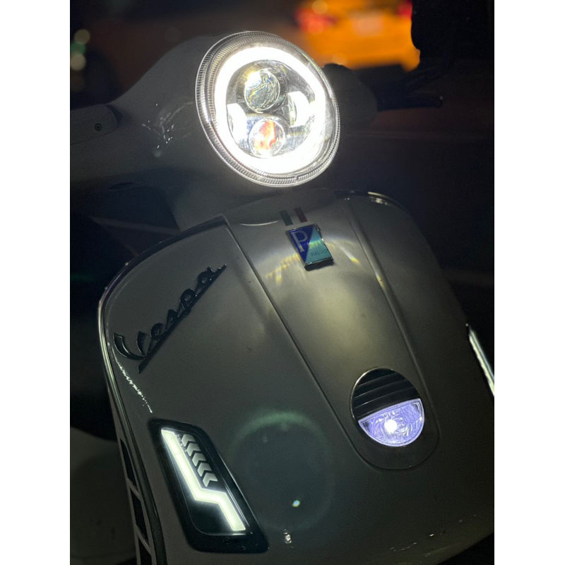 VOS偉士職人車坊-Vespa GTS GTV 閃電方向燈組 流水式方向燈 序列式方向燈