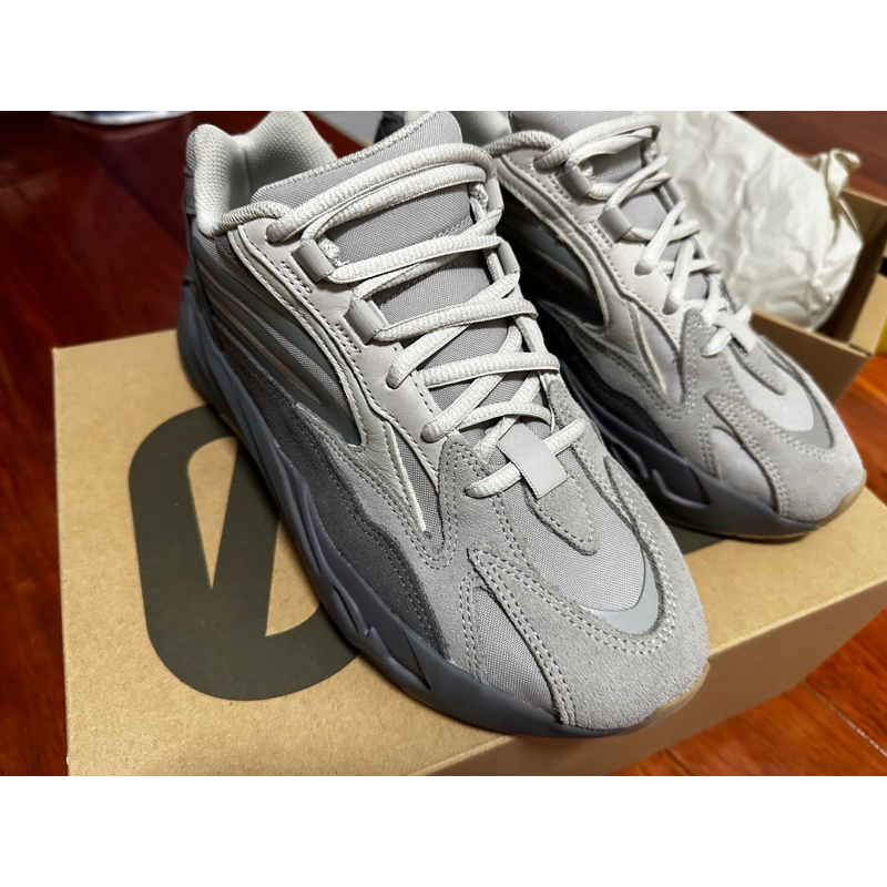 adidas YEEZY BOOST 700 V2 Tephra