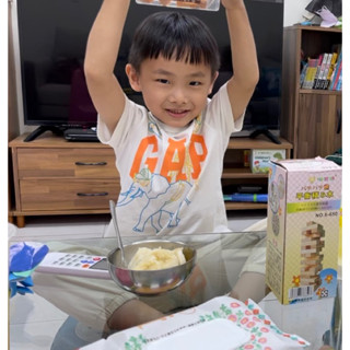 二手粗穿～童裝 GAP 大象 長頸鹿 上衣 尺寸3歲（有圖裂開跟美勞洗不掉的痕跡）高標者勿下單