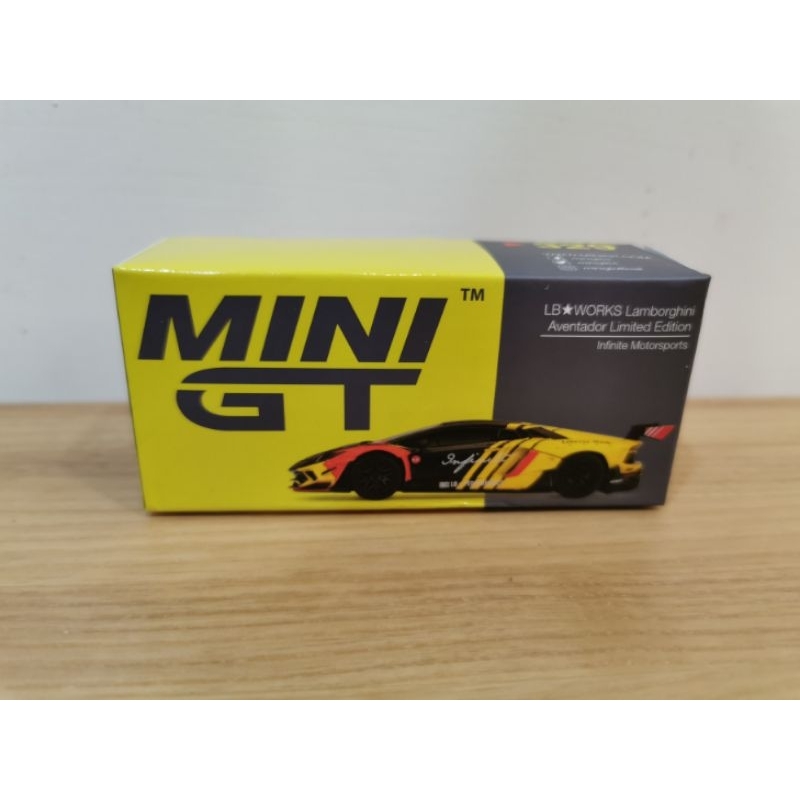 全新未拆 mini gt 329 lb Lamborghini aventador limited