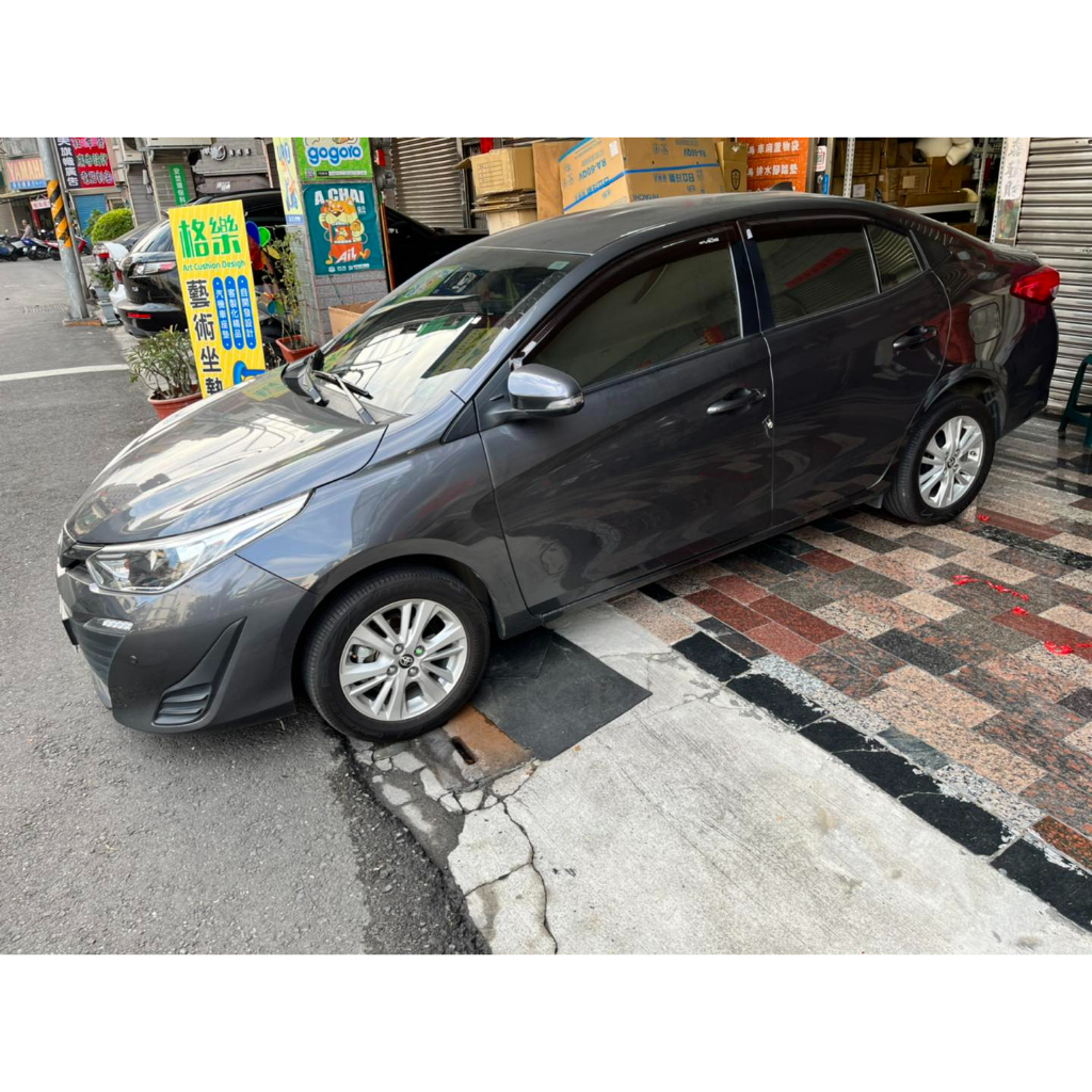 KL格樂｜ Toyota VIOS 專用｜雙軌式汽車窗簾 汽車遮陽簾 車用窗簾 遮陽簾 防曬 遮陽 隔熱 抗UV