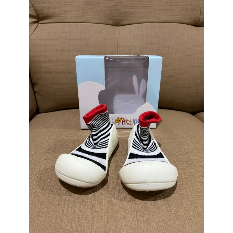 二手韓國製 Attipas襪型學步鞋L號12.5公分 白底