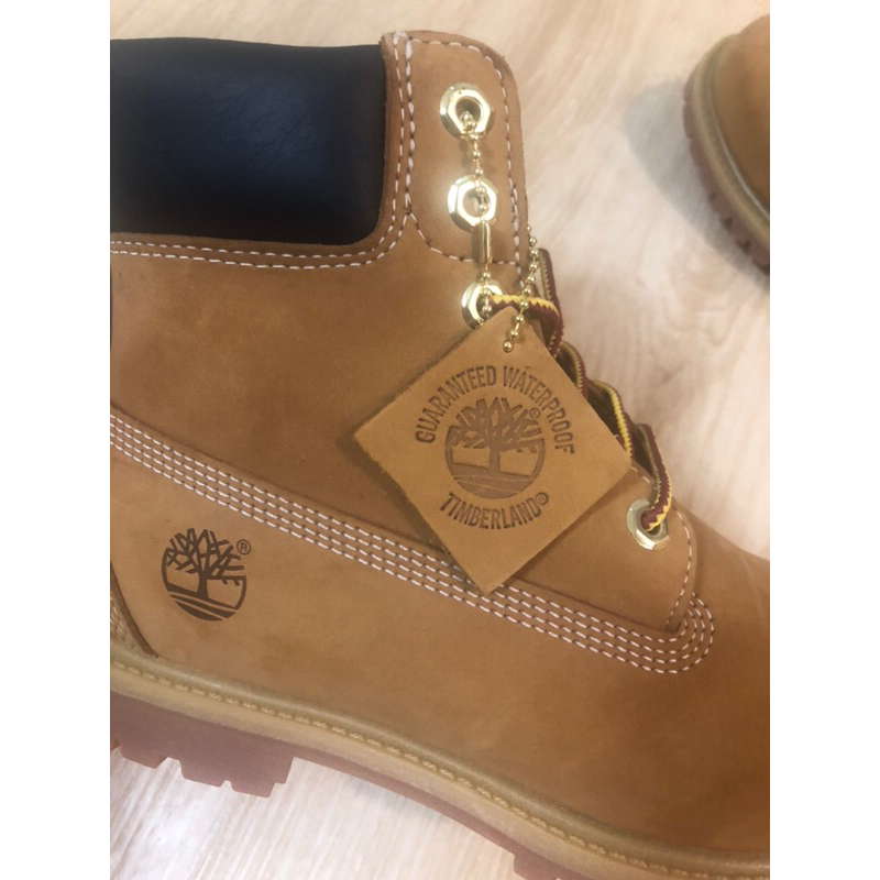 Timberland女款經典防水六寸黃靴