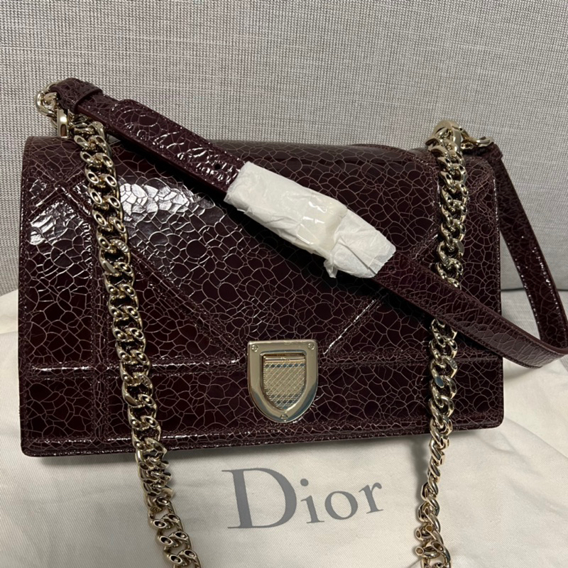 Dior Diorama酒紅色盾牌包(中號)