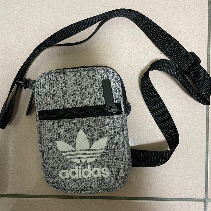 (二手）正品Adidas 愛迪達小側背包 灰色側背包 手機包 小廢包