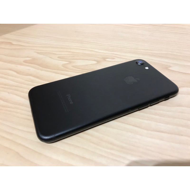 Apple iPhone7 32G 極美外殼曜石黑9成新（1200萬畫素 4.7吋 兒童機