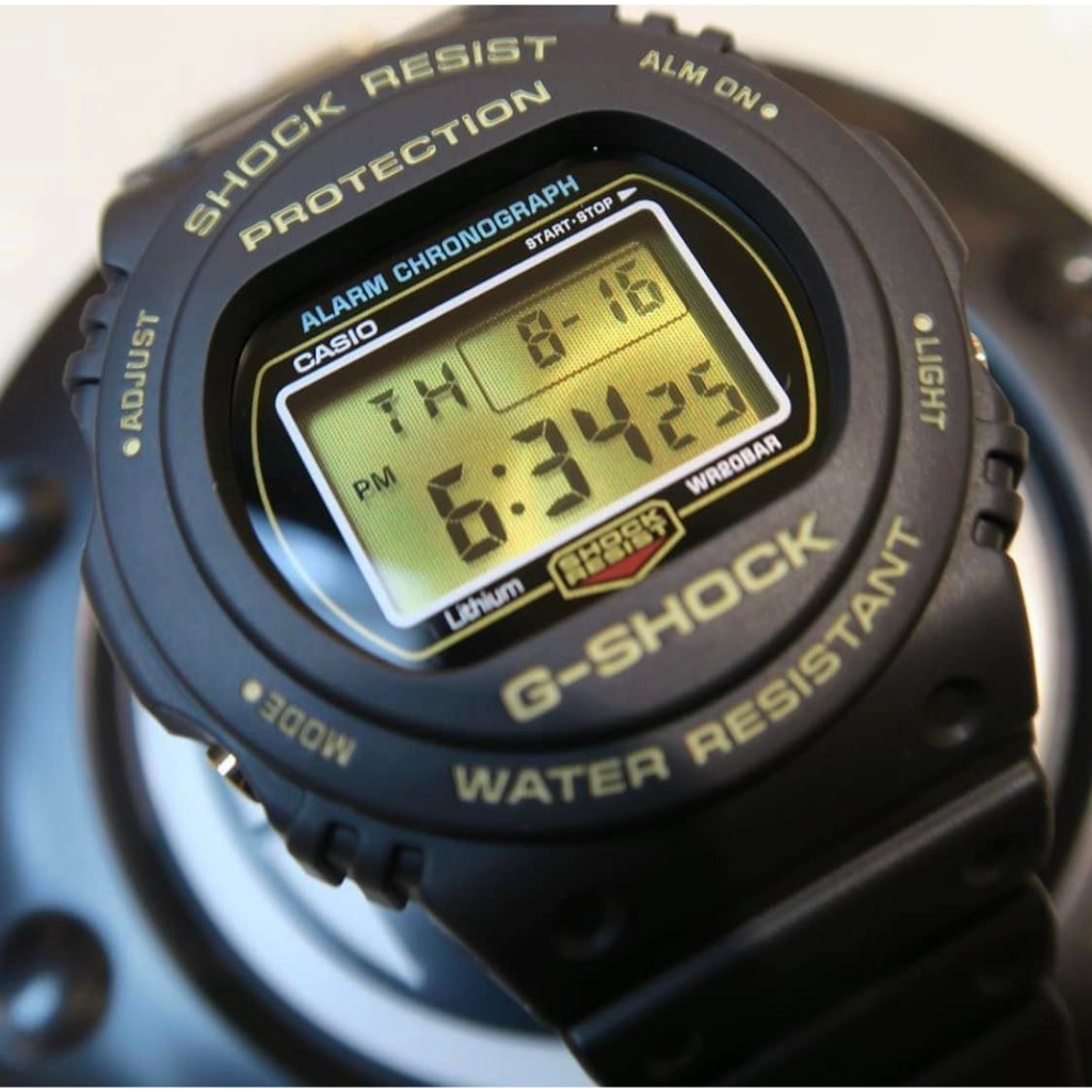 CASIO G-SHOCK DWスティング35周年（G-SHOCK」初号機を再現した