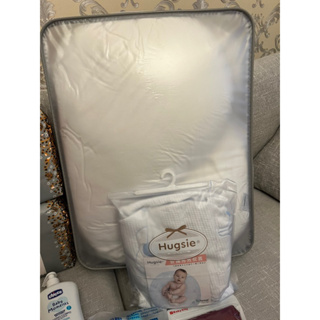沒有寶寶枕套～Hugsie Moomin接觸涼感孕婦枕-防蟎款 魯魯咪涼感枕套 月亮枕 哺乳枕 側睡枕