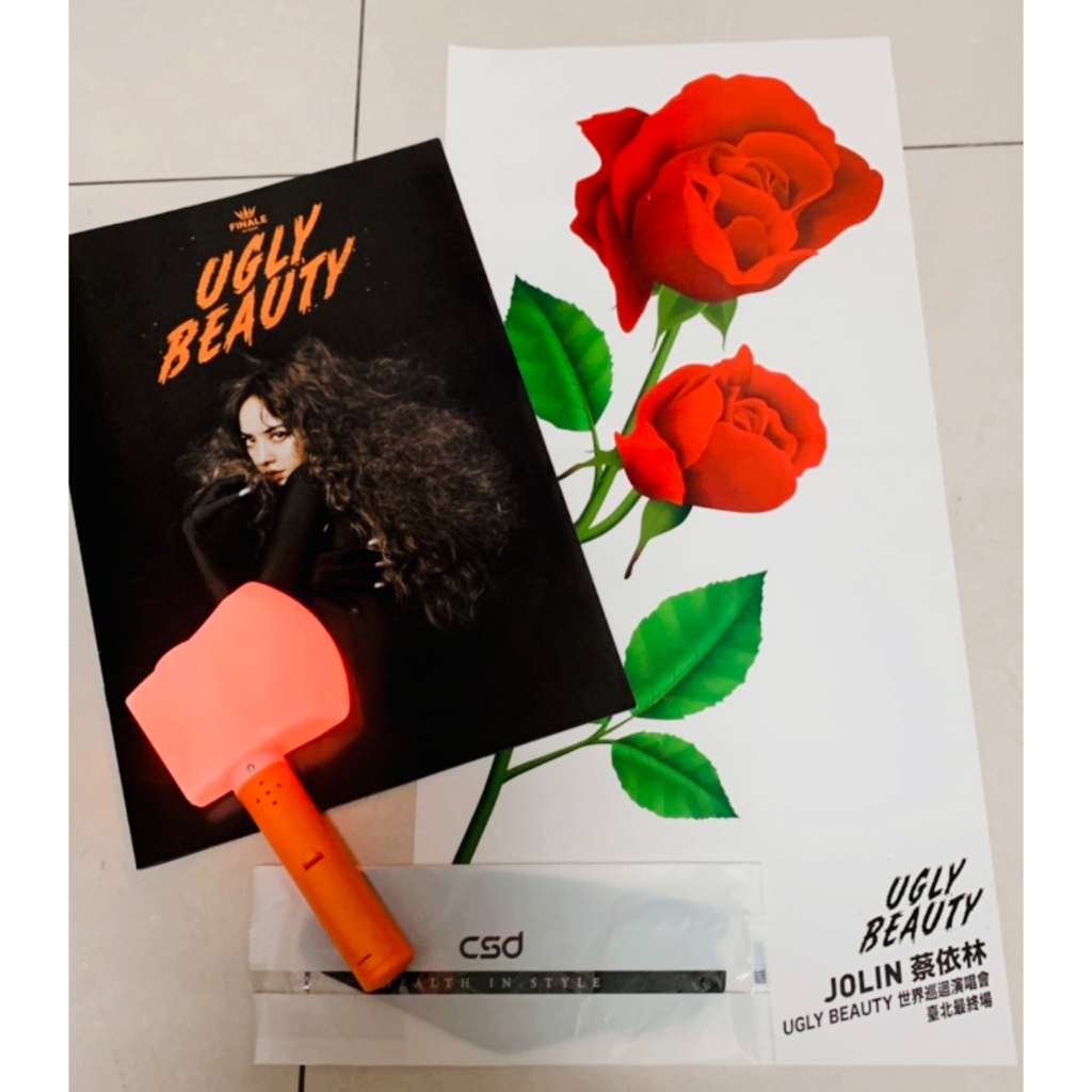 蔡依林 Jolin Ugly Beauty 演唱會應援周邊（包含斧頭、場刊、玫瑰少年海報、中衛玫瑰口罩）誠可拆買