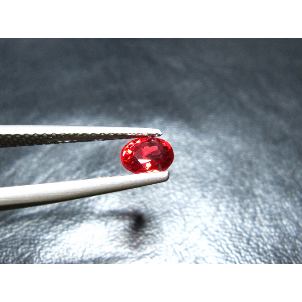 紅色尖晶石 Spinel 超強紅螢光反應 絕地武士 橢圓型15【Texture &amp; Nobleness 低調與奢華】