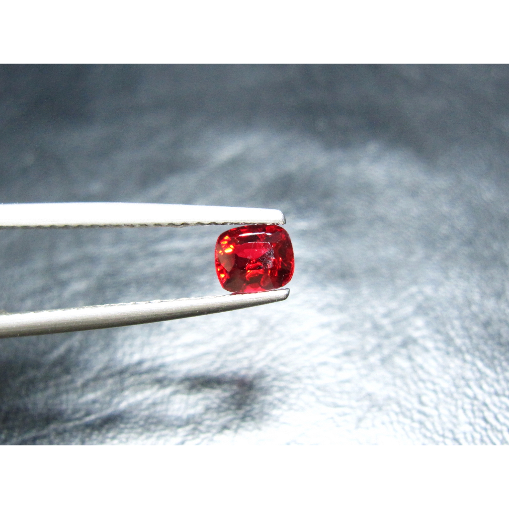 紅色尖晶石 Spinel 超強紅螢光反應 絕地武士 枕型14【Texture &amp; Nobleness 低調與奢華】