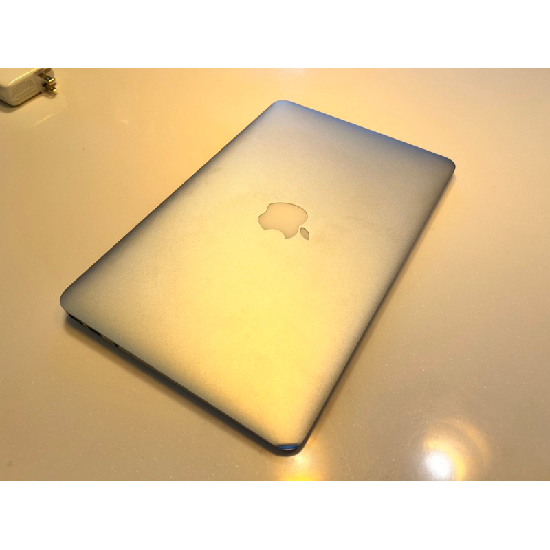 apple macbook  air 11吋 A4大小的蘋果筆記型電腦 二手