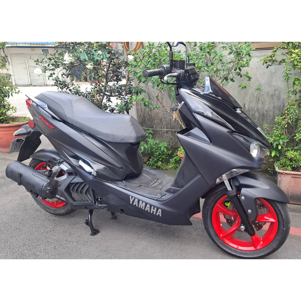 山葉FORCE-155 cc 雙碟 水冷 跑旅車 歡迎購車分期.刷卡.換車換貼 .台灣pay + kao589o