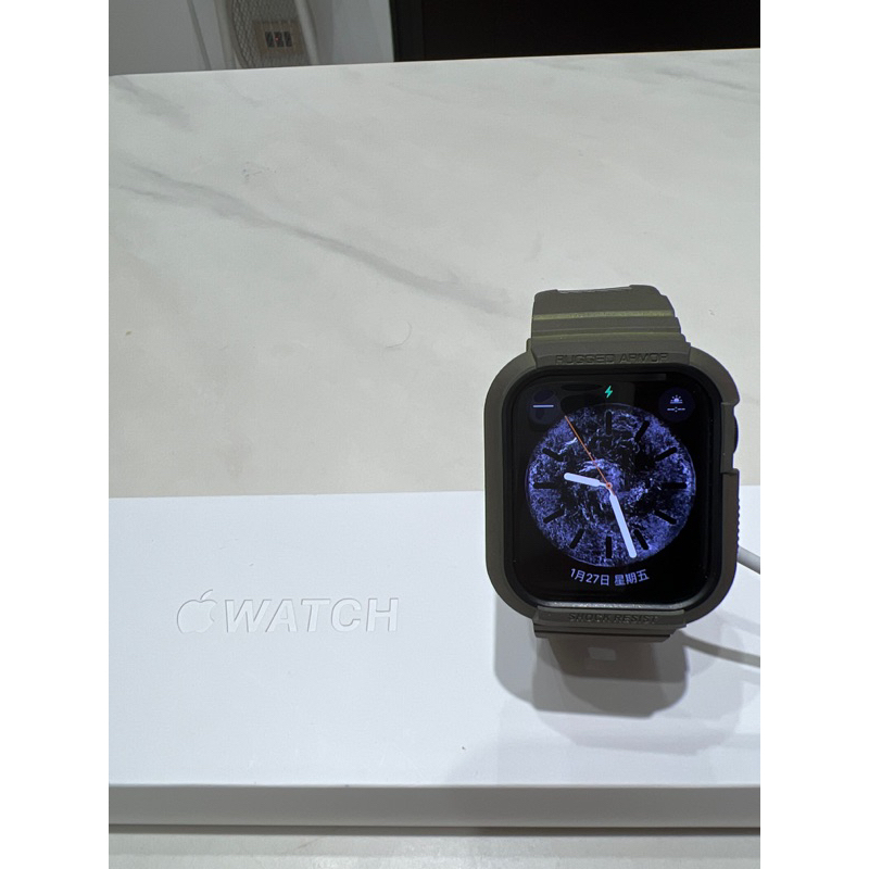 二手 Apple Watch Series 6 蘋果六代 44mm +原廠黑色錶帶+spigen軍綠色錶帶 誠可議