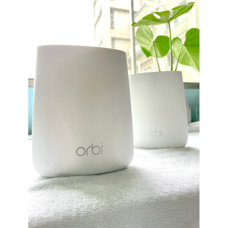 二手NETGEAR Orbi RBR20 RBS20 AC2200三頻家用Mesh Wifi路由器 (2件組)