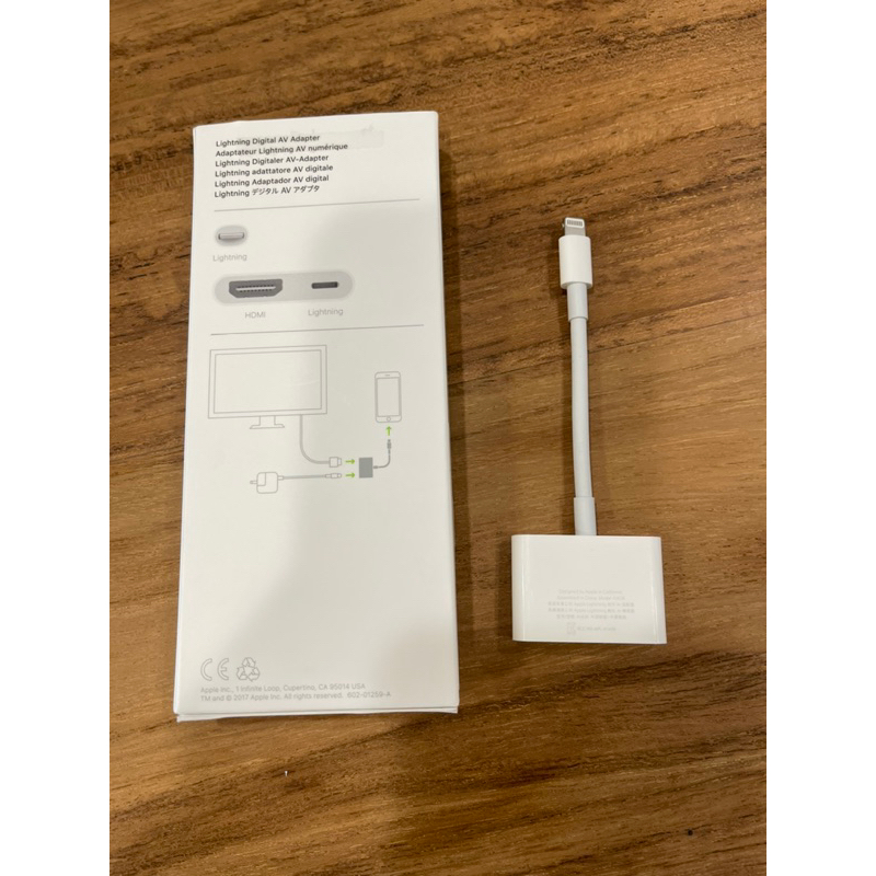 Apple 原廠 Lightning to Digital AV adapter 燦坤購入