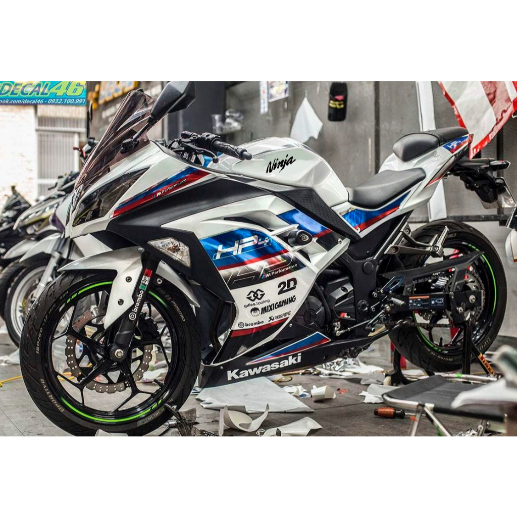 廖兄用 2015 KAWASAKI NINJA300 HP4 RACE 版本