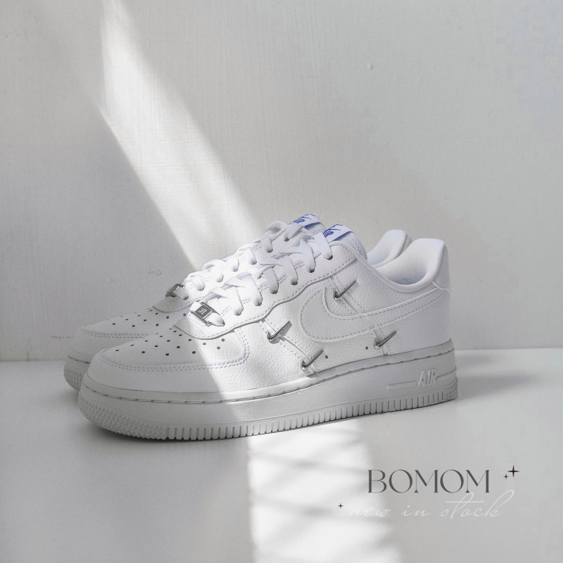 BOMOM-🇰🇷 Nike Air Force 1 07 LX 泫雅著用款 白藍 小銀勾 女鞋 CT1990-100