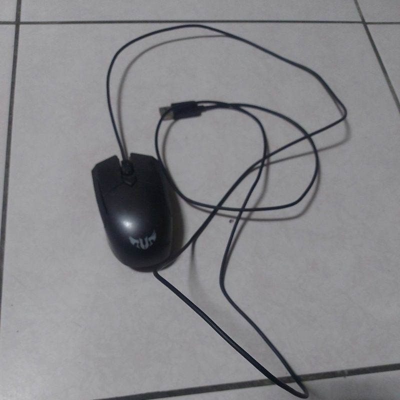 壞掉的 predator 電競滑鼠