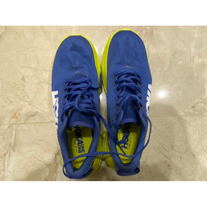 Hoka one one carbon x US9.5號