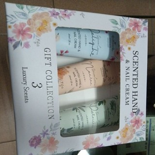Hallmark香氛護手霜三入有效至20231108