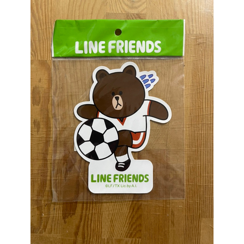 [出清。新品]LINE FRIENDS 造型貼紙-熊大踢足球
