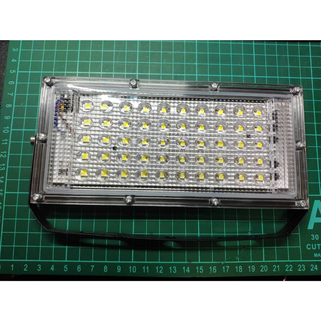 台灣現貨 LED 簡易式投射燈 50W 110V  工作燈 投光燈 露營燈 碘鎢燈